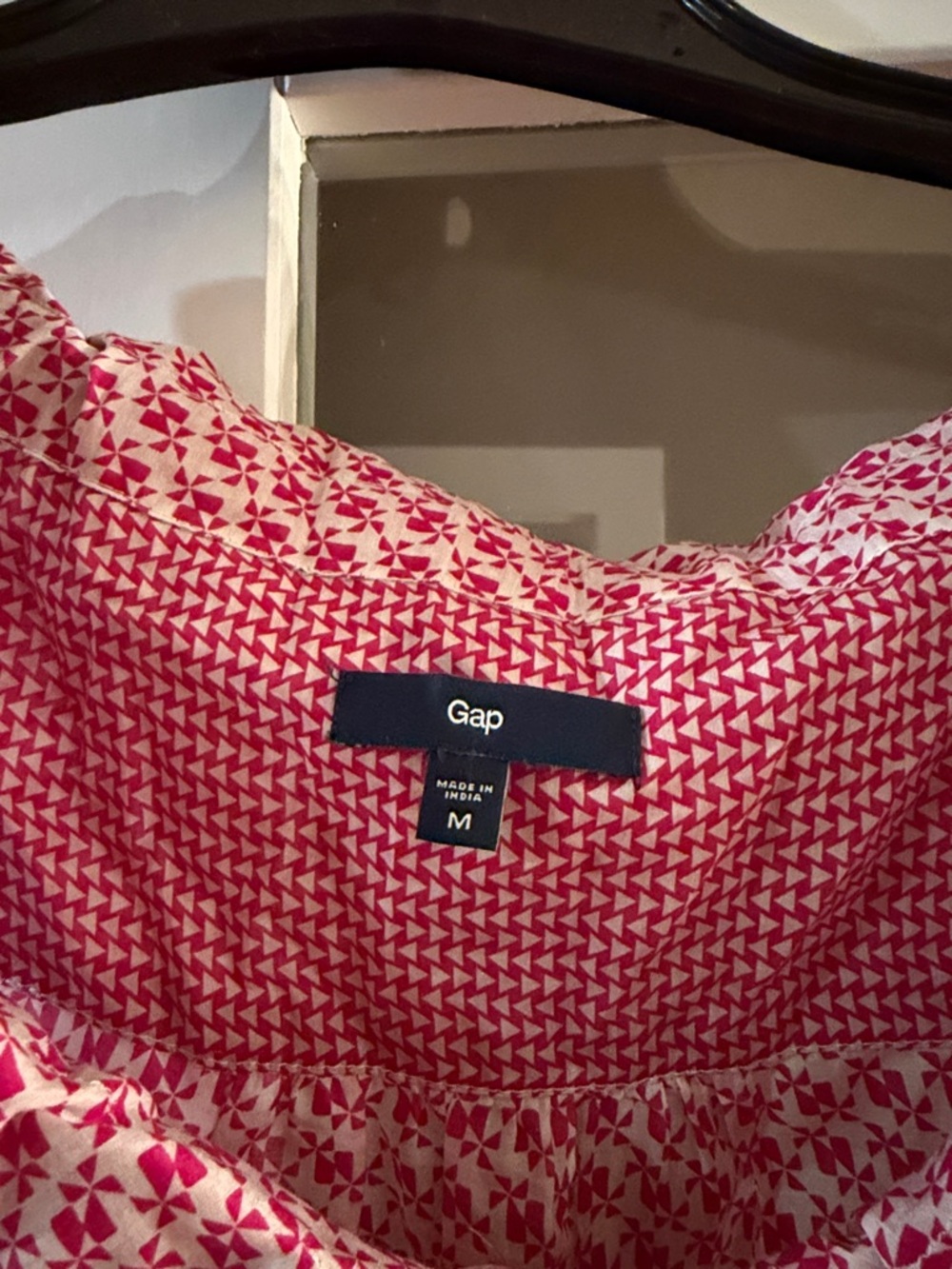 GAP Pink and White Geometric Sleeveless Blouse with Tie - Picture 2 of 4